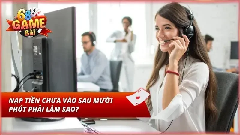 Đội ngũ chuyên viên Live Chat luôn túc trực 24/7 để nhanh chóng giải quyết